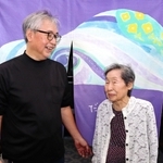 店主の黒木達也さん（左）と功子さん＝尼崎市杭瀬本町１、第一敷島湯