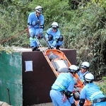 土砂災害による要救助者の救出を想定した訓練＝猪名川町差組