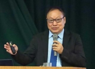 一流スポーツ選手の共通点などを語る二宮博さん＝西宮市上大市５