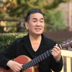 病弱な体でここまで来た。６９歳の年に特別な思いを込め、一里塚としてアルバムを作ったＢＯＲＯさん＝神戸市北区有馬町（撮影・吉田敦史）