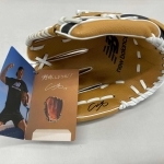 全国どこでも送料無料！ 大谷翔平選手のグラブ、芦屋に届く サイン入り、メッセージには グローブ