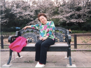 １９９９年の引田孝子さん。この頃は野球のルールさえ知らなかった（本人提供）