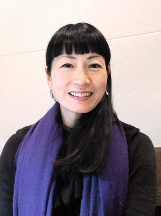 父の生まれ故郷で開くコンサートで「平和への願いを歌いたい」と話すＹａｅさん＝大阪市内