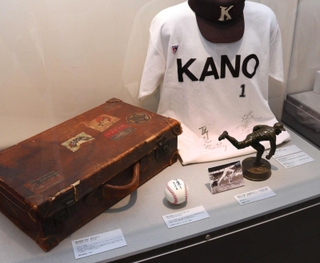 戦前に台湾代表として初めて甲子園に出場し、準優勝した嘉義農林に関する展示＝西宮市甲子園町、甲子園歴史館