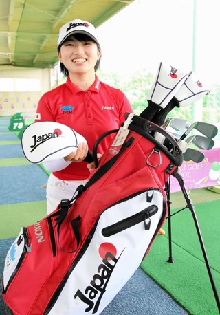 ２年連続で世界ジュニアゴルフ選手権の日本代表になった甲子園学院中２年の山下萌寧さん＝宝塚市弥生町