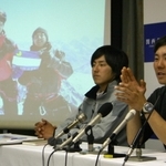 ヒマラヤ山脈の未踏峰ディンジュンリの登頂に成功し、会見する中島健郎さん（右）＝２００８年３月、関西学院会館