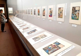 「現時五十四情」の錦絵が並ぶ会場＝西宮市鞍掛町、酒ミュージアム