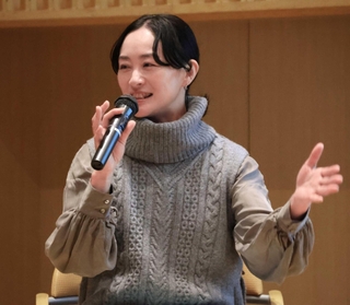 現役時代を回想する上村愛子さん＝伊丹市北野４