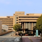 宝塚市立病院＝宝塚市小浜４