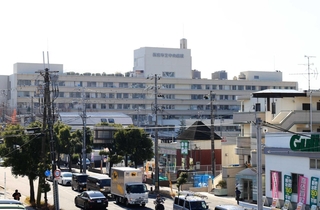 閉院後の跡地利用について見直しが進む西宮市立中央病院＝西宮市林田町（撮影・吉田敦史）