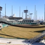 完成が近づく阪神タイガース２軍の新球場＝尼崎市杭瀬南新町３（撮影・吉田敦史）