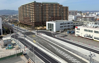 ２３日に開通する都市計画道路「園田西武庫線」の御園工区＝尼崎市塚口本町６（県西宮土木事務所提供）