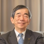 市長室で５期２０年を振り返る藤原保幸市長＝伊丹市千僧１、伊丹市役所