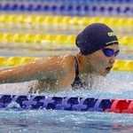 水泳女子２００メートルバタフライで優勝した二杉琉花さん＝尼崎市扇町