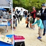 昨年１０月に開かれた「あままままるしぇ」の様子＝尼崎市南武庫之荘３（実行委員会提供）