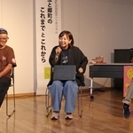 「鳴く虫と郷町」の歩みを振り返る関係者ら＝伊丹市宮ノ前３