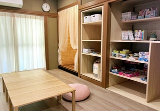 新たに開設された施設のコミュニケーションスペース（西宮市提供）