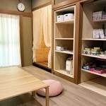 新たに開設された施設のコミュニケーションスペース（西宮市提供）