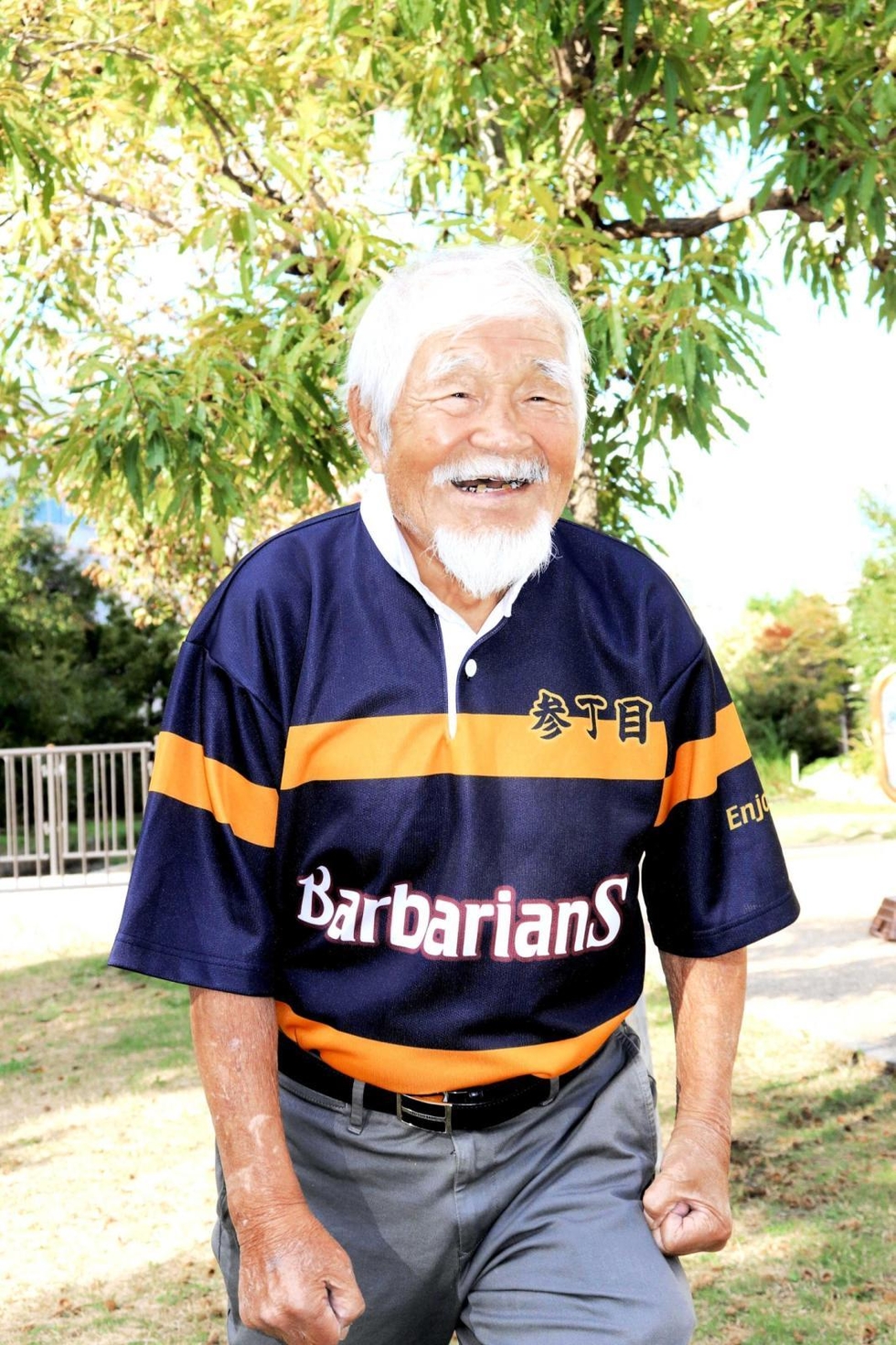 ミズノサンヨウラグビー1999メンバーラガーシャツXO 34番佐藤選手 ひと探訪＞90歳のラガーマン・松栄修さん チームのため走り続ける|阪神