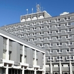 尼崎市役所＝尼崎市東七松町１