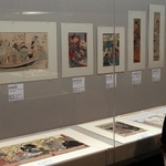 江戸時代から昭和初期にかけての宝船の絵が並ぶ会場＝西宮市鞍掛町