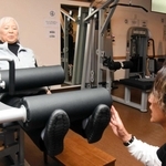 筋トレでフレイル予防「高齢者にこそ必要」　尼崎の介護事業所が展開、器具と指導態勢整備