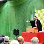 ブルペンで笑いに全力投球　甲子園球場で落語会、桂吉弥さん「ここで落語するのが夢だった」