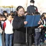 「過去を知り未来につなぐ」　芦屋・精道小で追悼式　児童ら折り紙の花供え　震災31年