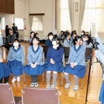 スマホなかったらどう過ごす?　小中学生が使い方考える「サミット」　宝塚・小林聖心女子学院