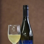 猪名川町の新たな名物に　「地元産ブドウのワイン」流通科学大とタッグで醸造、3年かけ完成