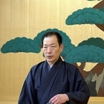 「求塚」の稽古に励む能楽師の長山耕三さん（提供）