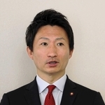 元尼崎市議の光本圭佑氏＝２０２５年、尼崎市内