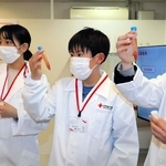 キッザニア甲子園に「血液センター」オープン　児童ら献血の役割学ぶ　19日までの期間限定