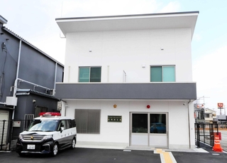 再編整備に伴い新たに運用が始まった尼崎西交番＝尼崎市浜田町４