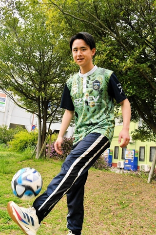 いろいろな子どもが楽しめるフットサル教室を企画する藤原仁さん＝西宮市六湛寺町