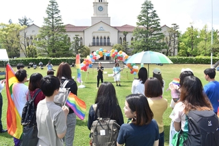 ２０１９年にあった「関学レインボーウィーク」の様子＝西宮市上ケ原一番町