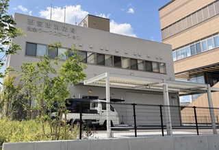 ７月から運用が始まる救急ワークステーション。右の建物は県立西宮総合医療センター＝西宮市津門大塚町