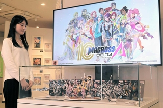 キャラクターのプラモデルやアニメーション映像の展示もある＝宝塚市武庫川町