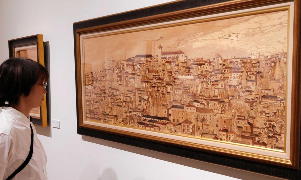 寄せ木で描く絵画、タラセア制作45年 宝塚在住の作家、星野さん地元で