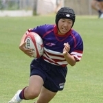 スピードを生かしてラグビー選手としても活躍する（提供）