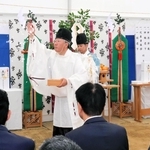 神事を執り行う広田神社の神職ら＝西宮市河原町