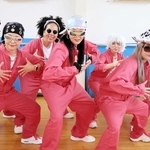 次のイベントに向け練習に励む「Ｍｏｍ’ｓ　Ｚｏｎｅ」のメンバー＝西宮市下大市西町
