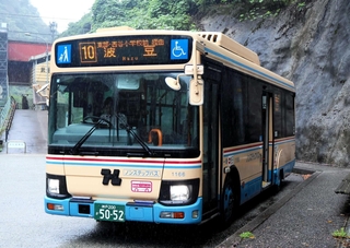９月末で廃止となる阪急バスの武田尾線＝宝塚市玉瀬
