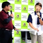現役時代のエピソードなどを披露し、会場のファンを沸かせた桧山進次郎さん（右）＝西宮市甲子園町