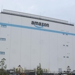 アマゾン武庫川フルフィルメントセンターの外観＝尼崎市道意町７