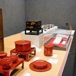 辰屋吉左衛門が使用していたとみられる和膳＝西宮市鞍掛町