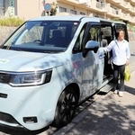 住民らが巡回車で高齢者の移動支援を行っている＝川西市向陽台１