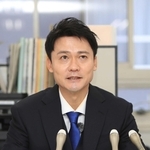 尼崎市長選への立候補を表明した福永活也氏＝尼崎市東七松町１（撮影・小林良多）