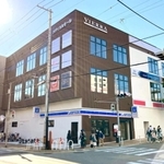 「ビエラ御影」の名称でリニューアルオープンした阪神御影駅南の商業施設＝神戸市東灘区御影本町４