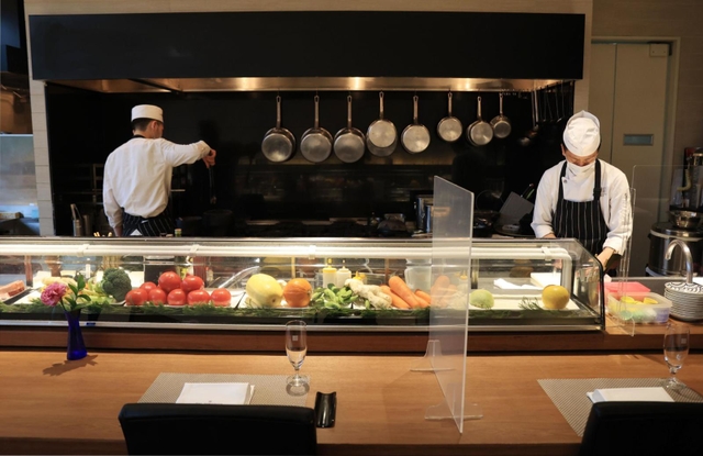 山下春幸さんが営む「ＨＡＬ　ＹＡＭＡＳＨＩＴＡ」東京本店＝２０２１年４月、東京都港区赤坂９（撮影・吉田敦史）